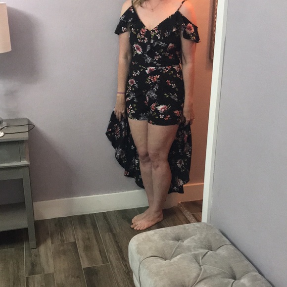 Floral romper with attached skirt - Picture 3 of 4